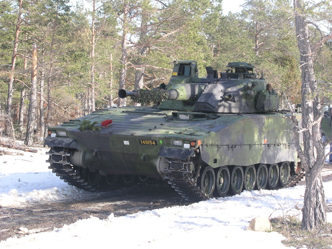 洋書 CV 90: Swedish Infantry Combat Vehicle Six Nations Move Toward Joint CV90 Armored Vehicle