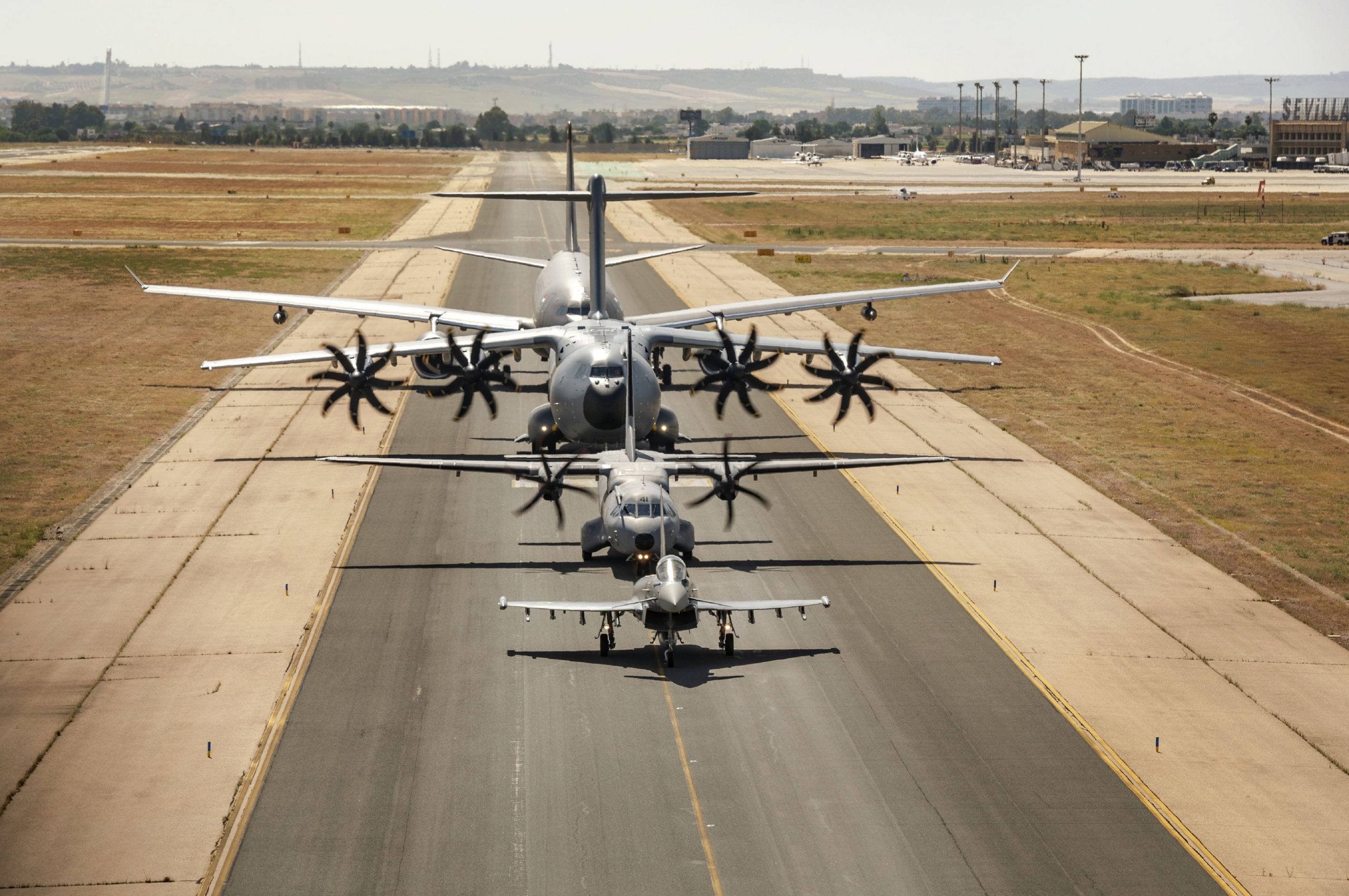 Airbus certifies A400M Cargo Hold Tanks refueling unit